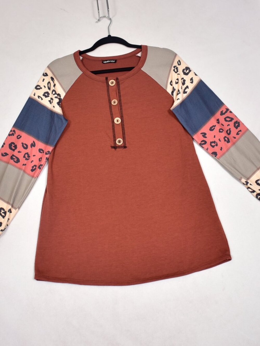 Heimish USA Women's Long Sleeve Rust Henley Top Size Small NO SIZE TAG See Photo